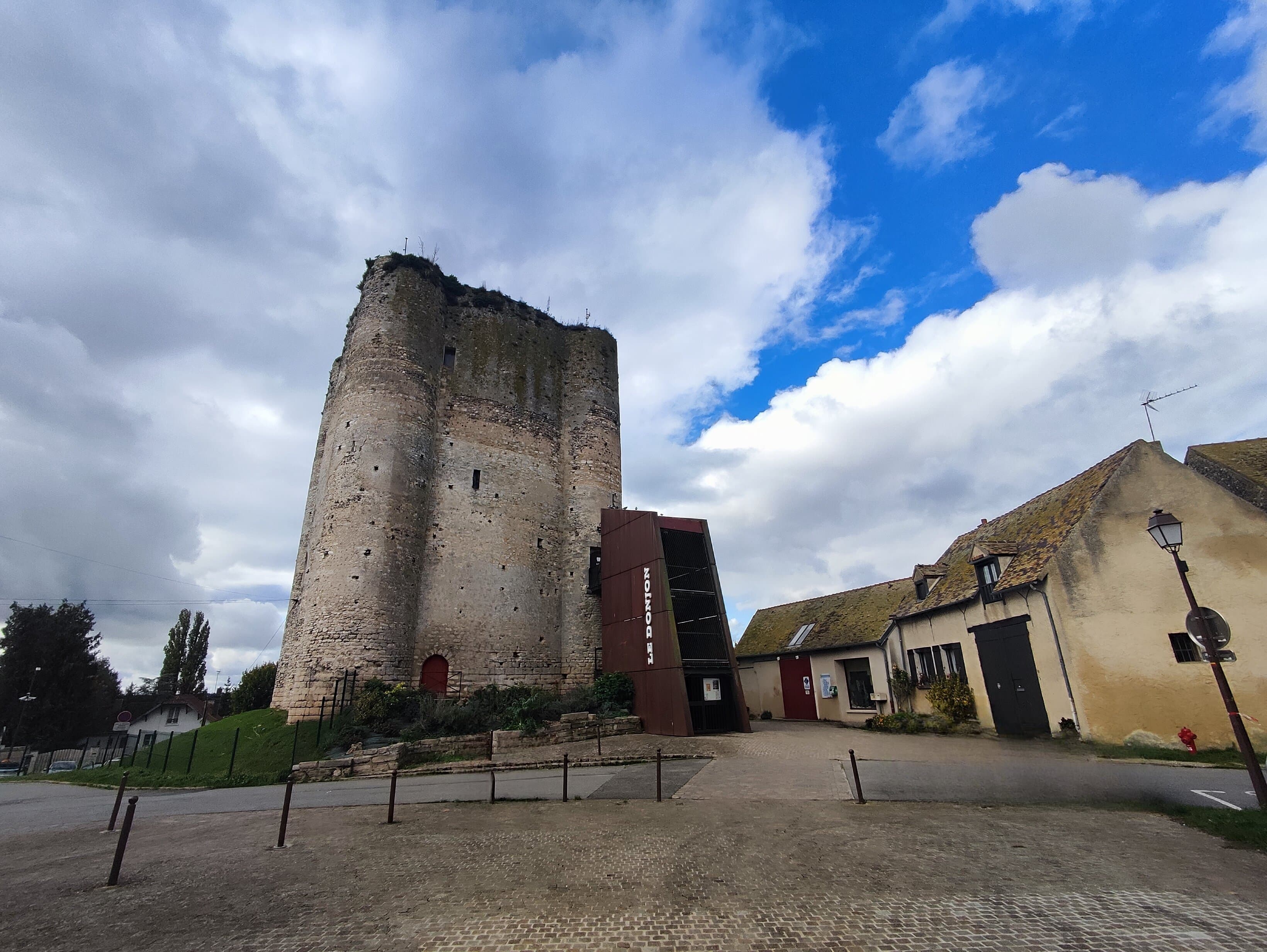 Donjon de Houdan